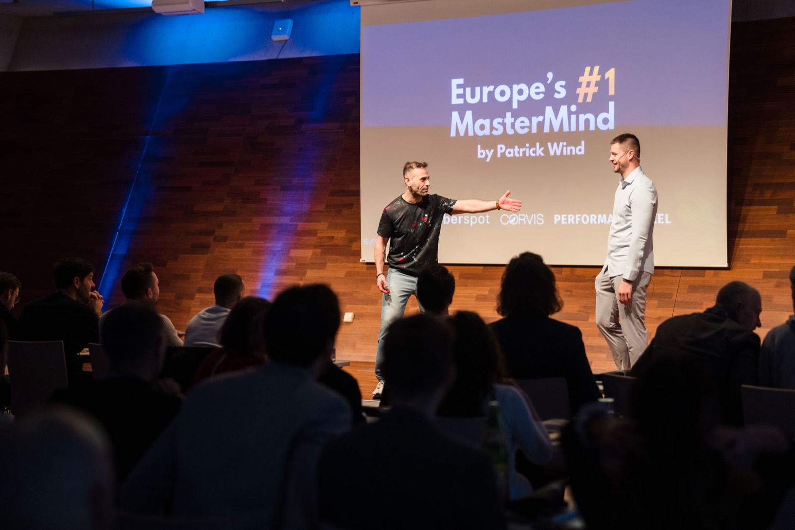 Fadi auf der Bühne von Europe's #1 MasterMind
